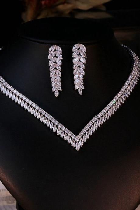 Simple diamond V-shaped necklace earrings clavicle chain bridal jewelry