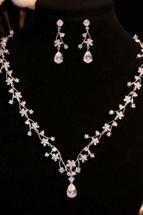 Luxury diamond necklace two-piece earrings bridal knot wedding accessories banquet dress